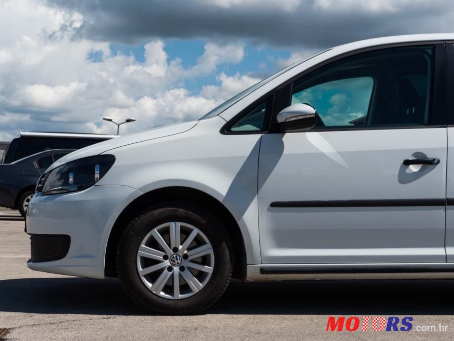 2015' Volkswagen Touran 1,6 Tdi photo #4