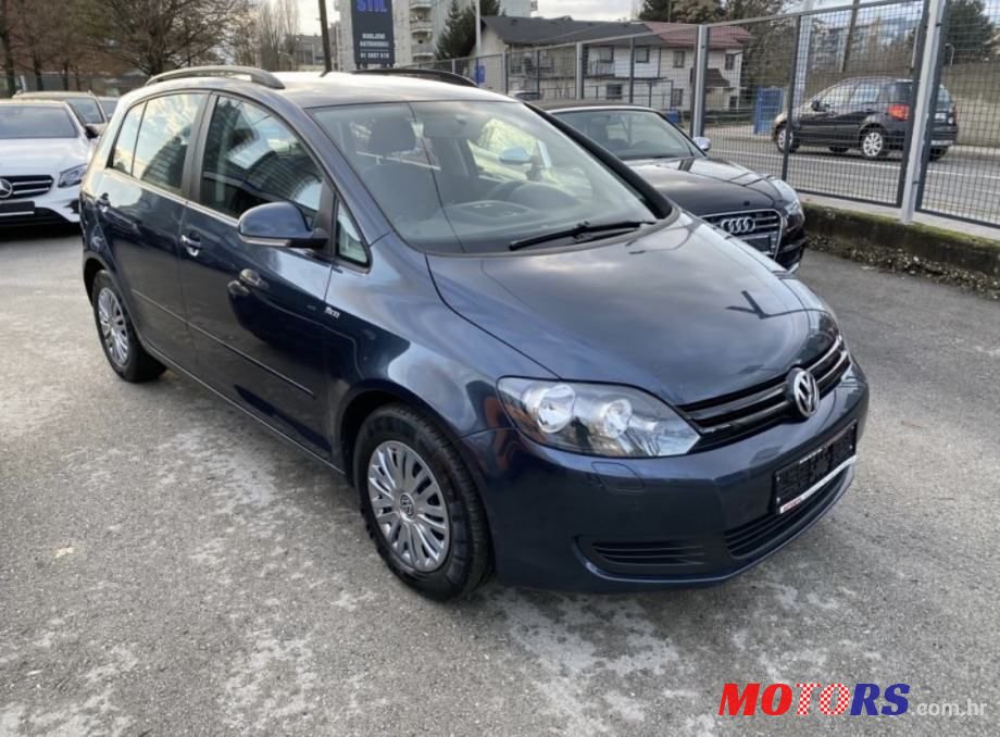 2011' Volkswagen Golf Plus 1,6 Tdi photo #1