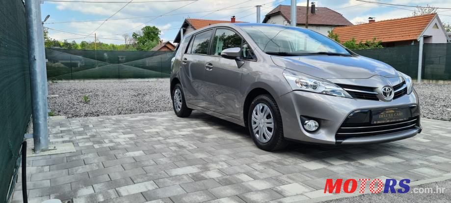 2014' Toyota Verso photo #3