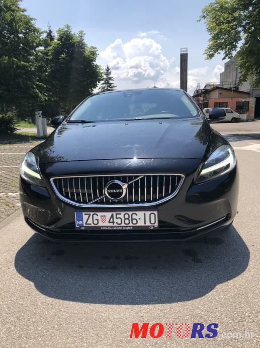 2017' Volvo V40 D2 photo #2