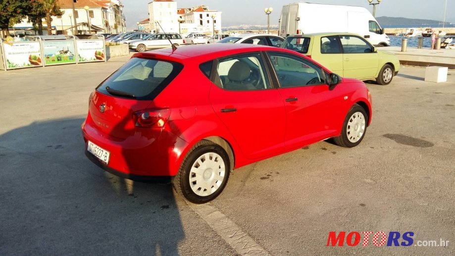 2010' SEAT Ibiza photo #2