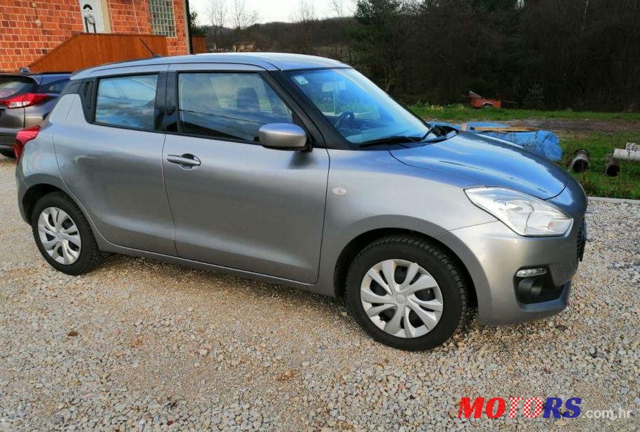 2018' Suzuki Swift 1,2 photo #1