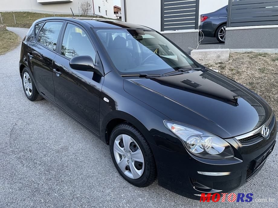 2009' Hyundai i30 1,6 Crdi photo #2