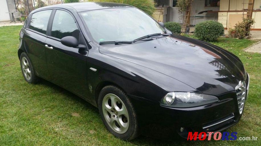 2007' Alfa Romeo 147 1,6 Ts 105 photo #1