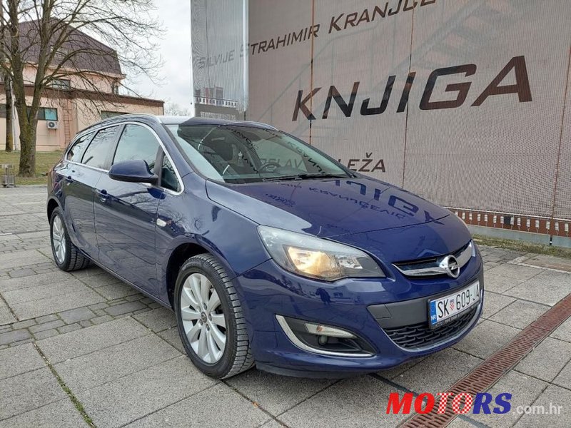 2015' Opel Astra Karavan photo #4