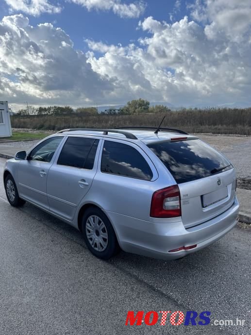 2011' Skoda Octavia Combi photo #3