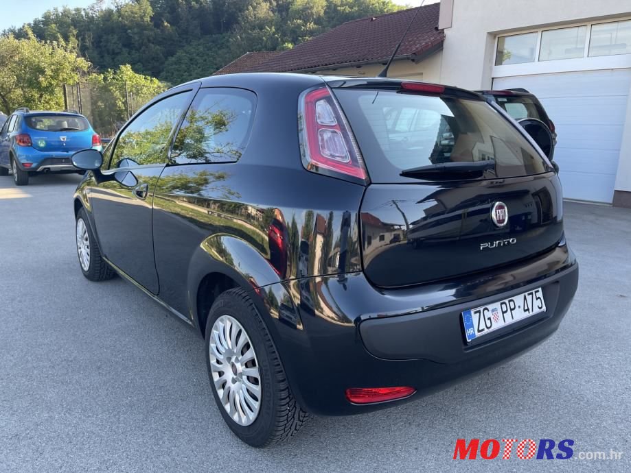 2012' Fiat Punto Evo photo #3