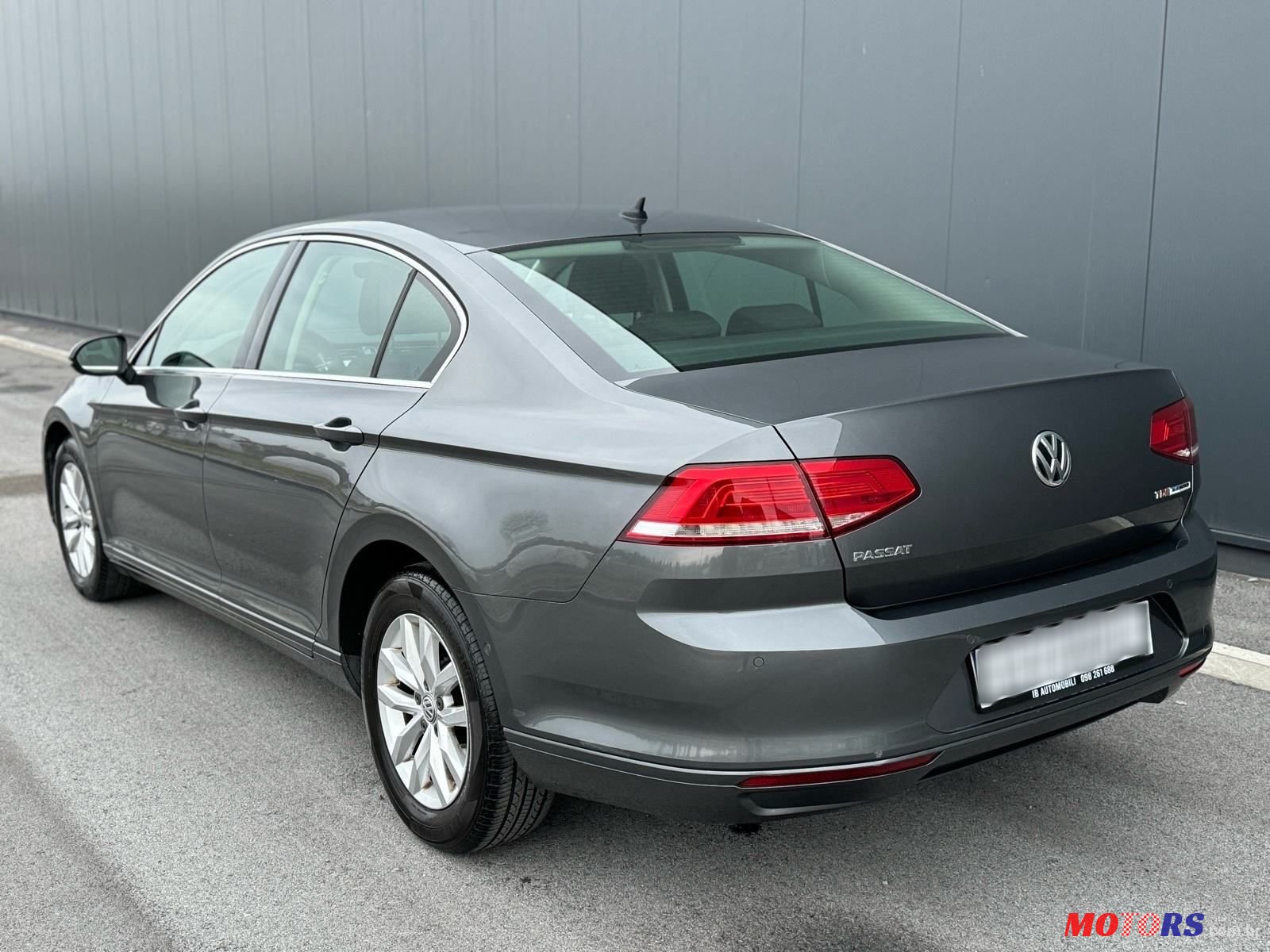 2016' Volkswagen Passat photo #5