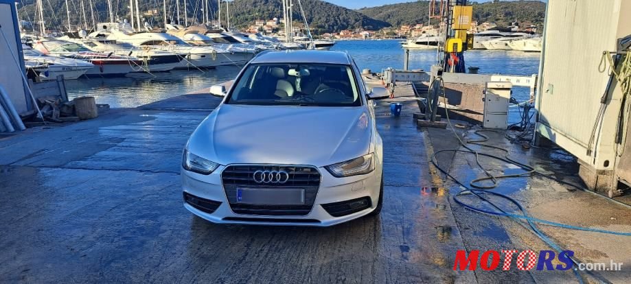 2012' Audi A4 Avant photo #2