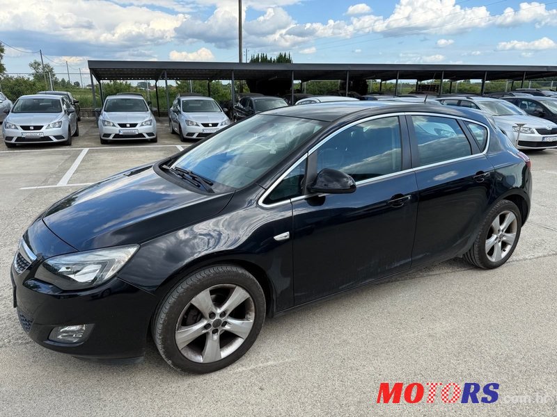 2010' Opel Astra 1,6 photo #1