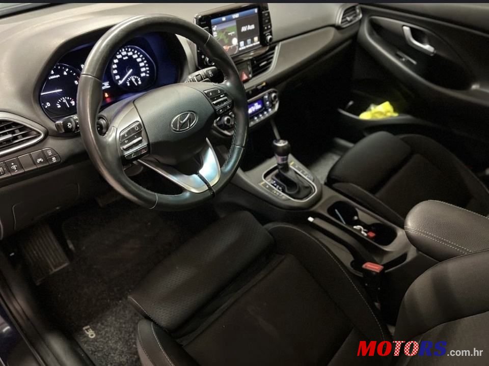 2019' Hyundai i30 1.6 Crdi photo #6
