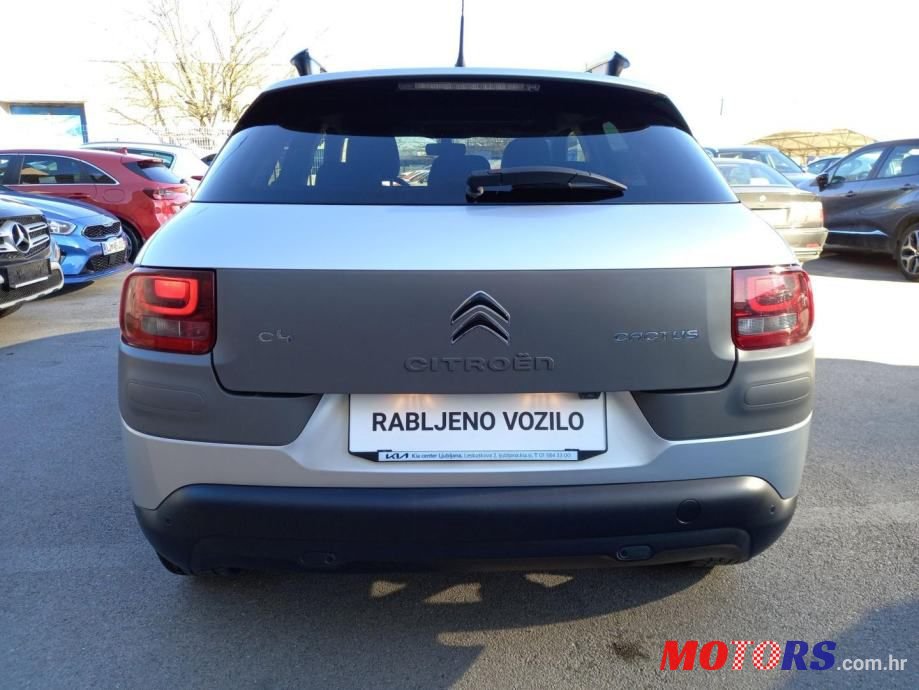 2017' Citroen C4 Cactus photo #3