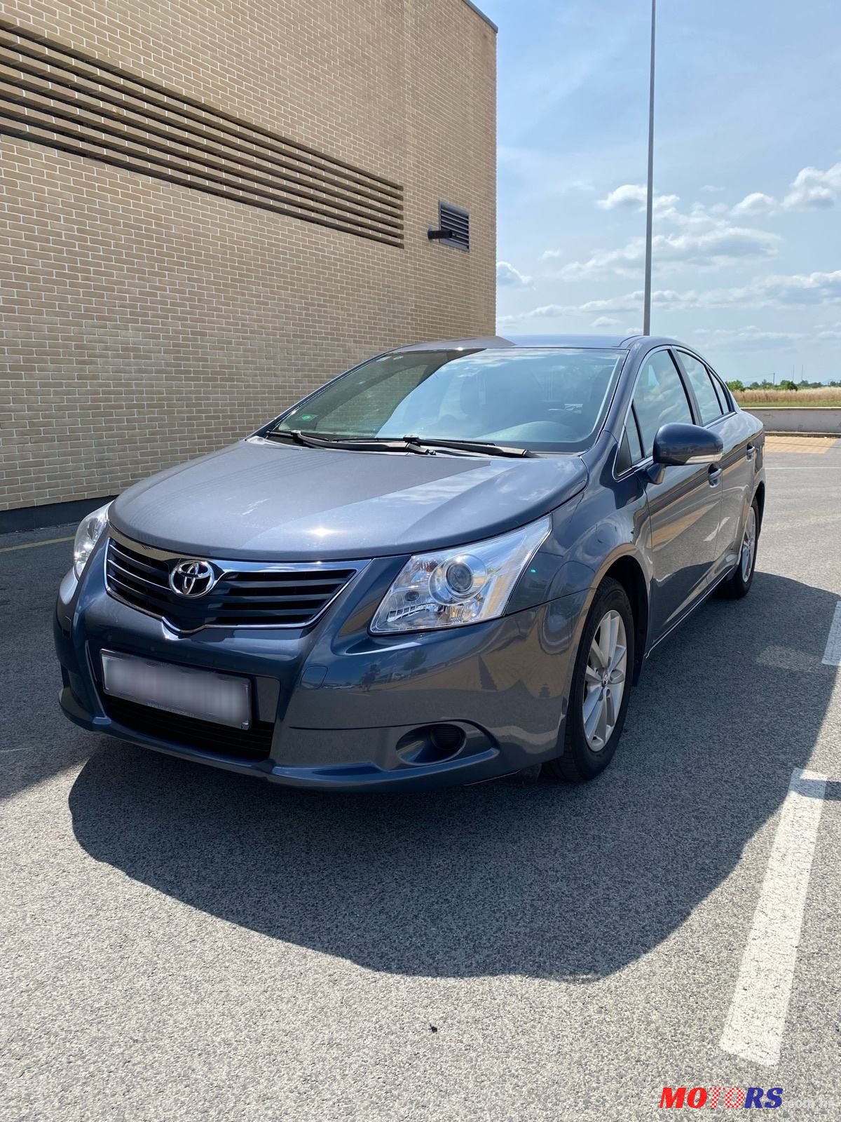 2010' Toyota Avensis 1,6 photo #1