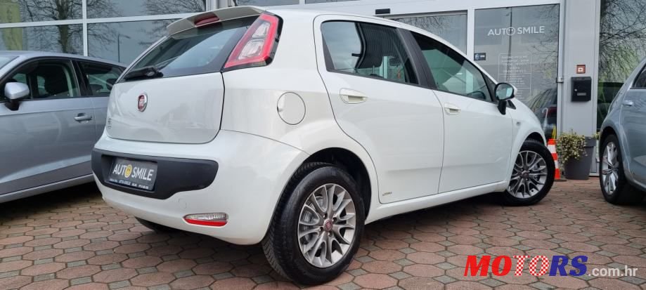 2011' Fiat Punto Evo photo #5