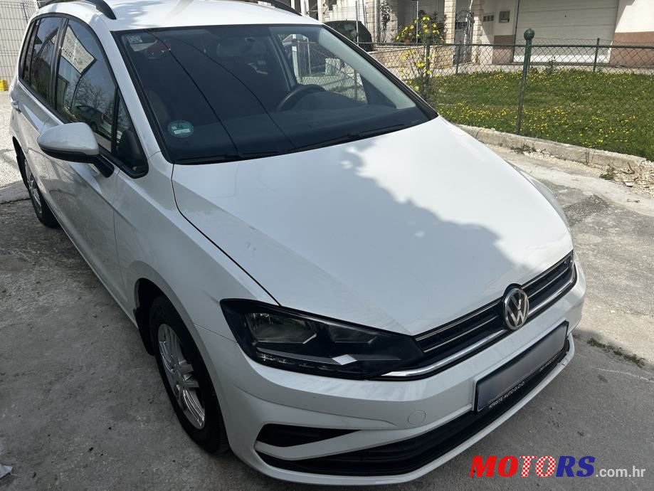 2018' Volkswagen Golf VII 1,0 Tsi photo #2