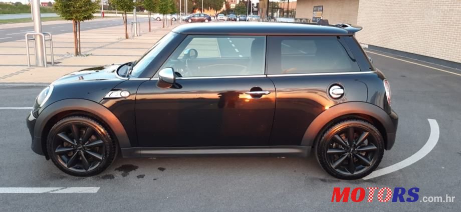 2012' MINI Cooper S photo #3