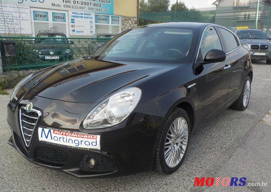 2011' Alfa Romeo Giulietta photo #1