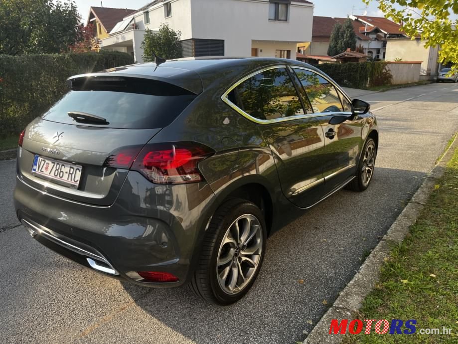 2012' Citroen DS4 Sport photo #2