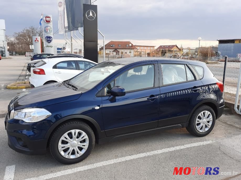 2017' Suzuki Sx4 S-Cross 1.0 photo #4
