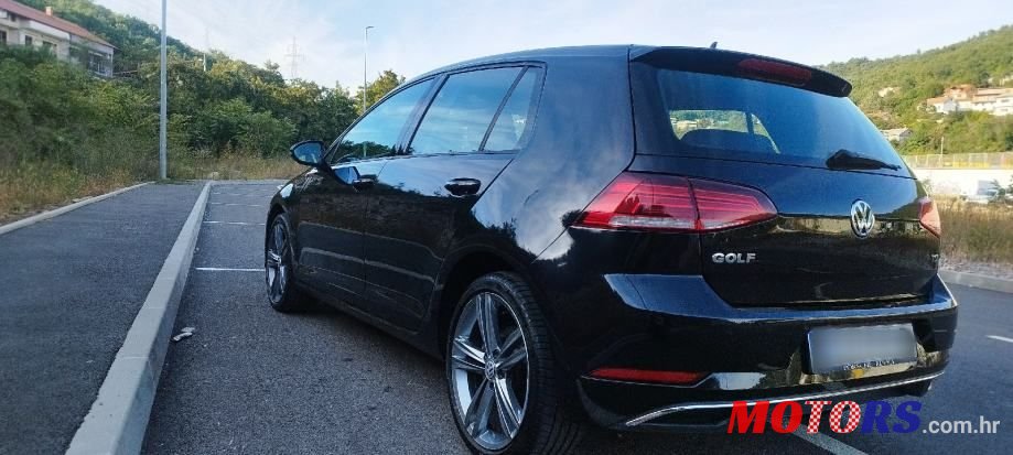 2017' Volkswagen Golf VII Tsi photo #4