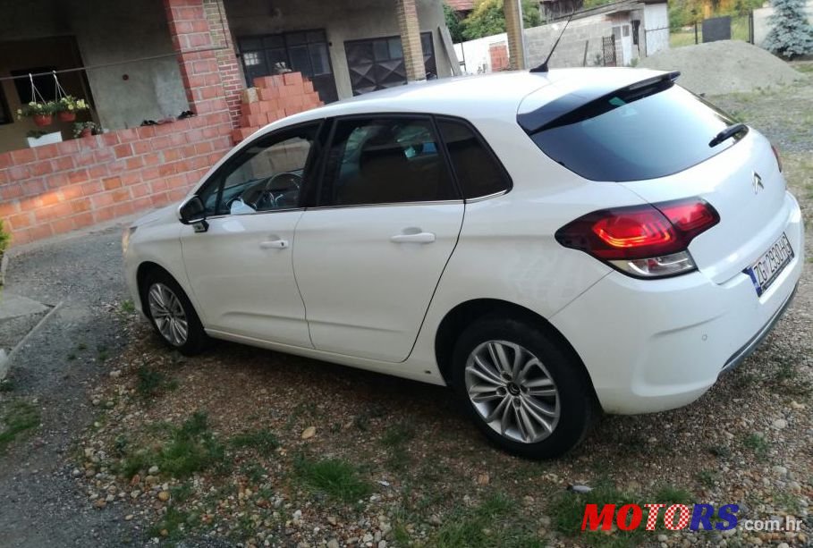 2015' Citroen C4 1,6 120 S&S photo #2