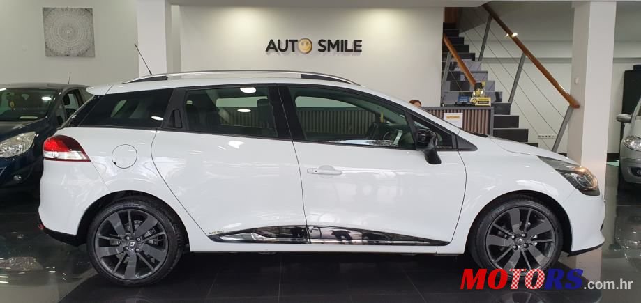 2014' Renault Clio photo #2