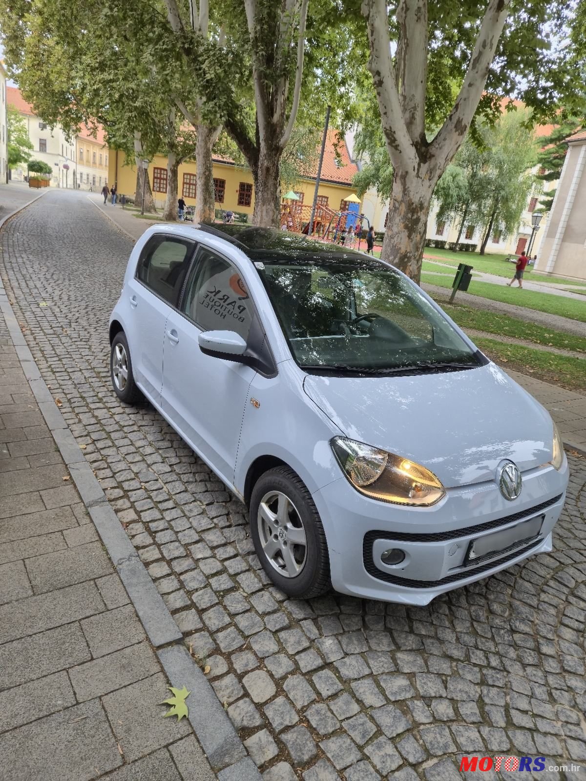 2013' Volkswagen Up! 1,0 Up! photo #2