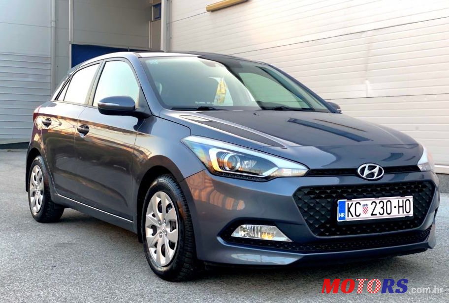 2017' Hyundai i20 1,2 5 photo #1