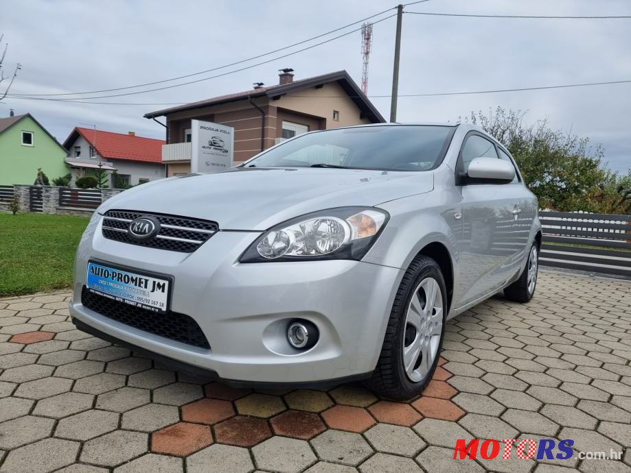 2010' Kia Pro Ceed photo #2