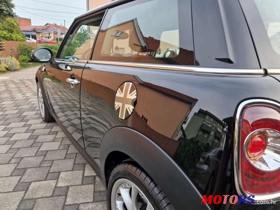 2011' MINI Cooper Mini One photo #4