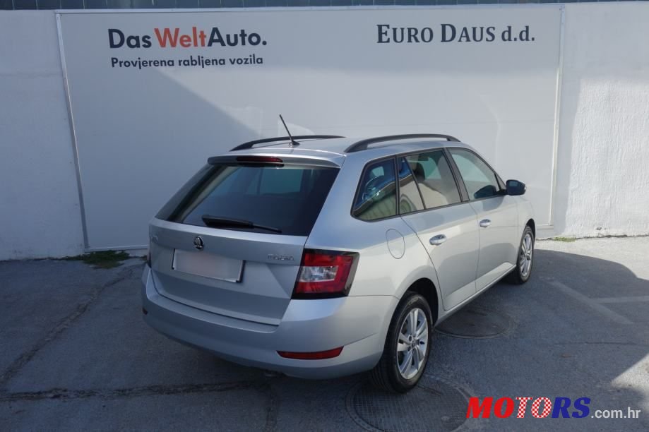 2019' Skoda Fabia Combi photo #4