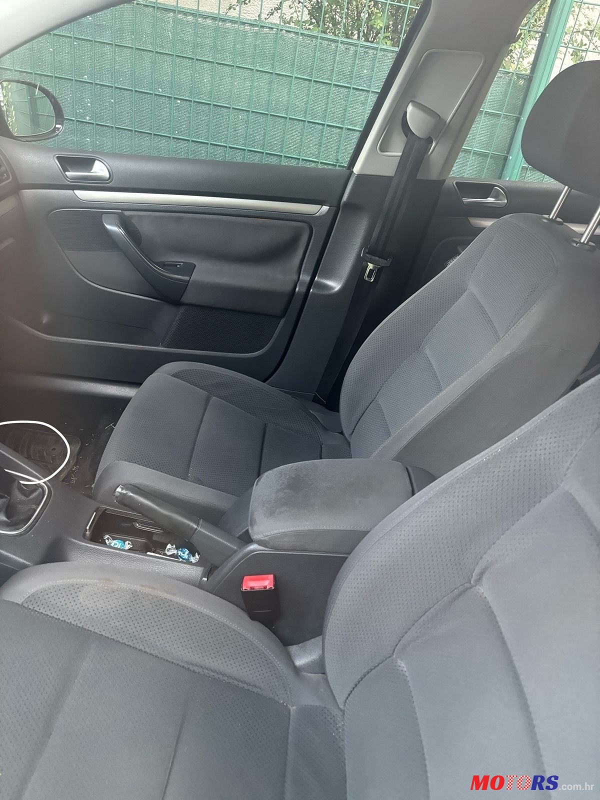 2007' Volkswagen Golf V 1,6 photo #3