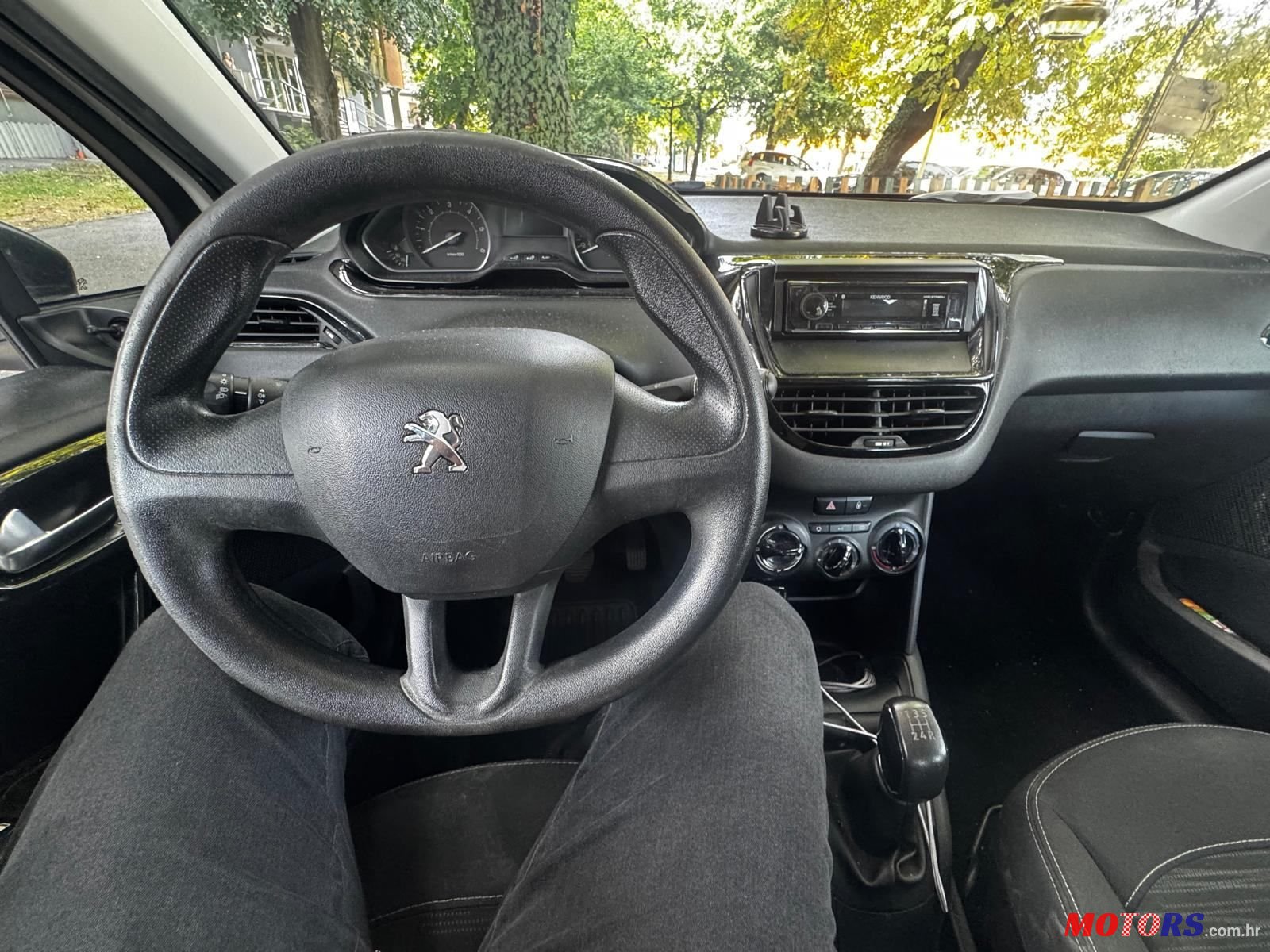 2015' Peugeot 208 1,6 Bluehdi photo #6