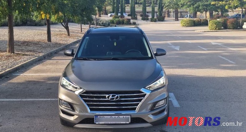 2020' Hyundai Tucson 2.0 Crdi photo #2