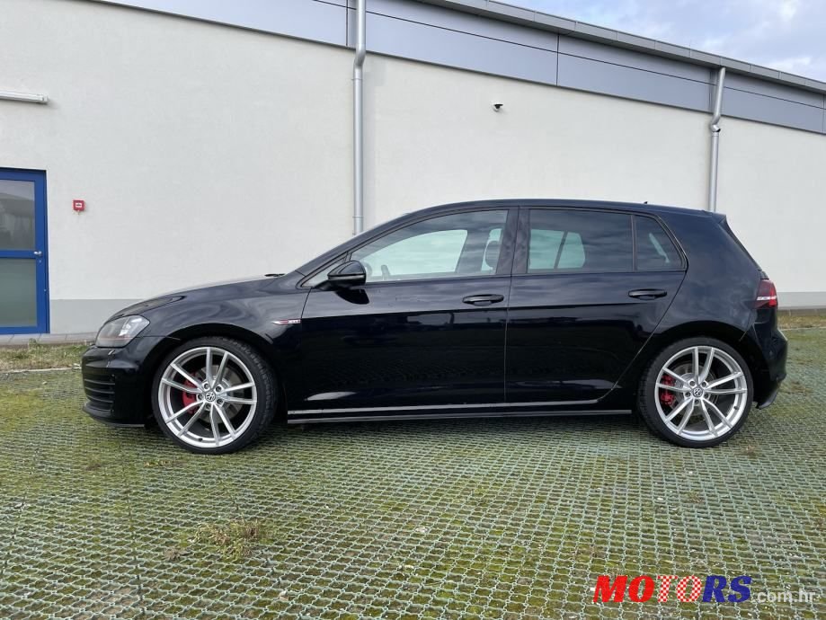 2013' Volkswagen Golf 7 Gti photo #3