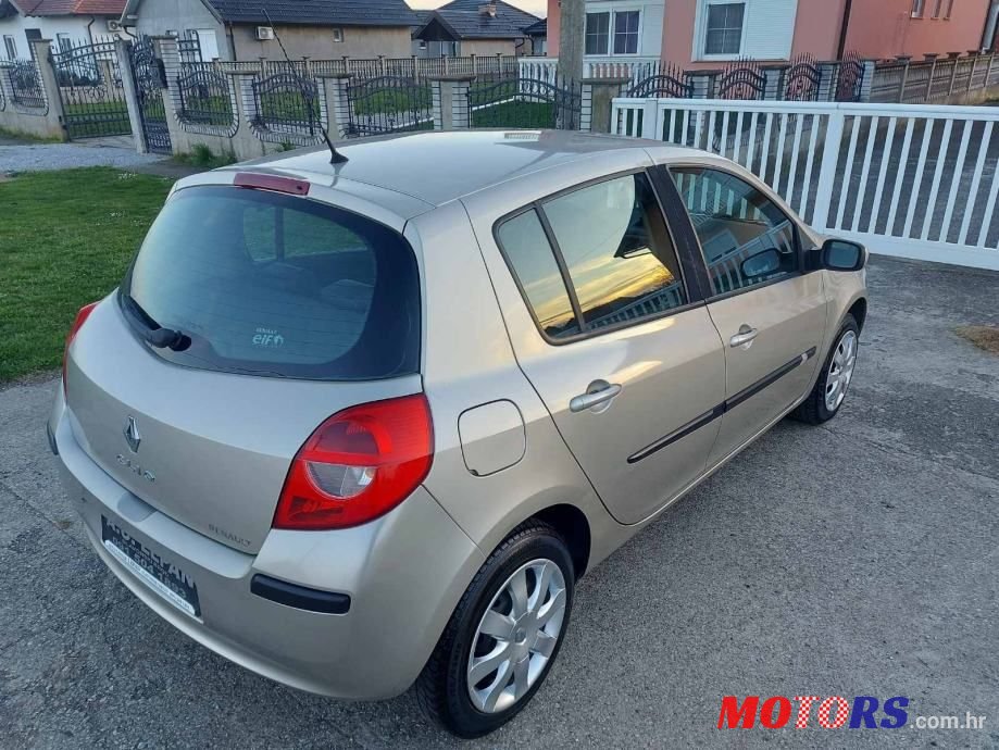 2006' Renault Clio 1,4 16V photo #4