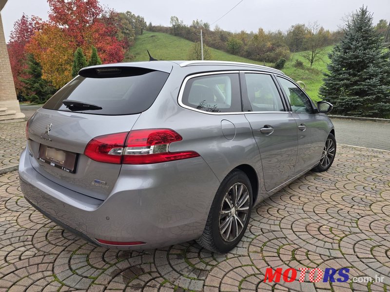 2017' Peugeot 308 1,2 Puretech photo #4