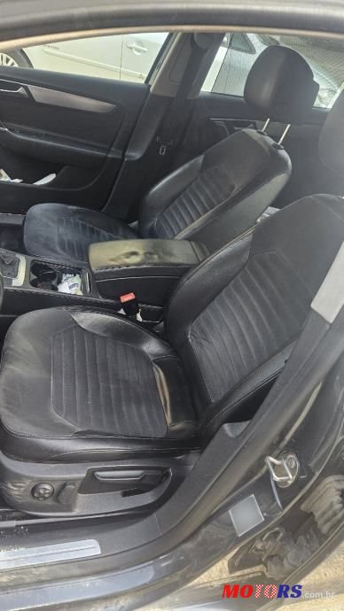 2012' Volkswagen Passat Variant photo #1