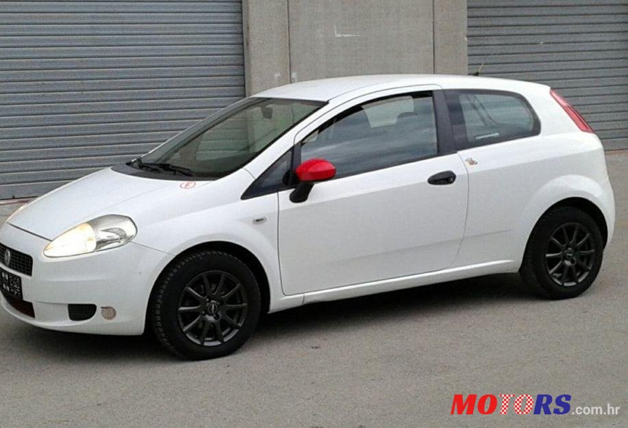 2009' Fiat Punto 1,2 photo #2