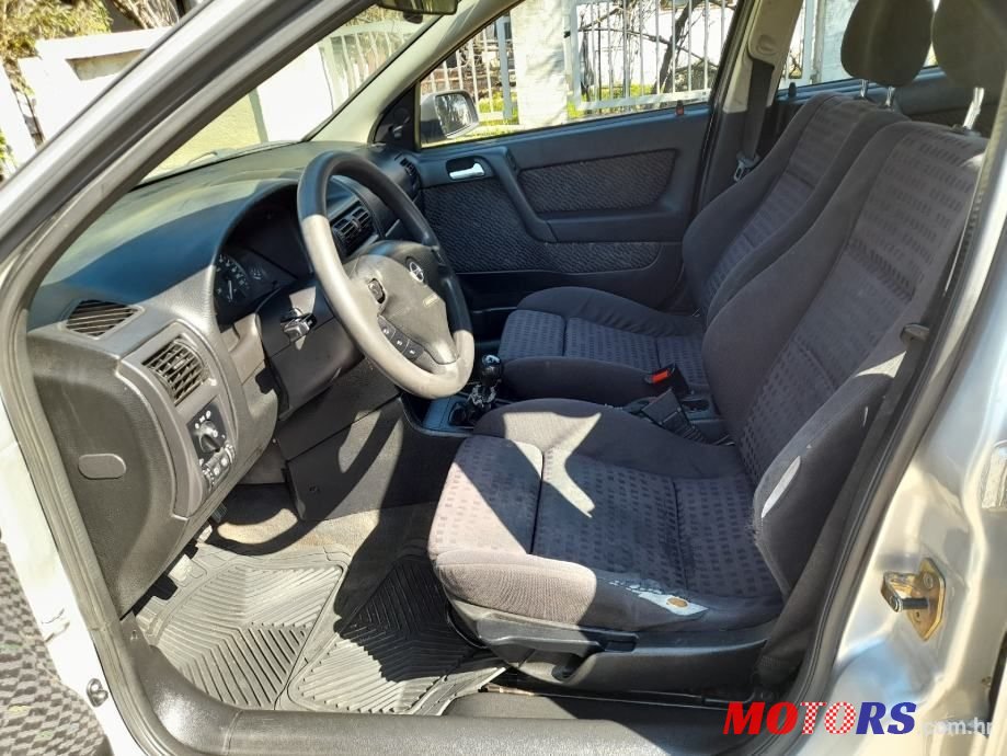 2001' Opel Astra Karavan photo #2