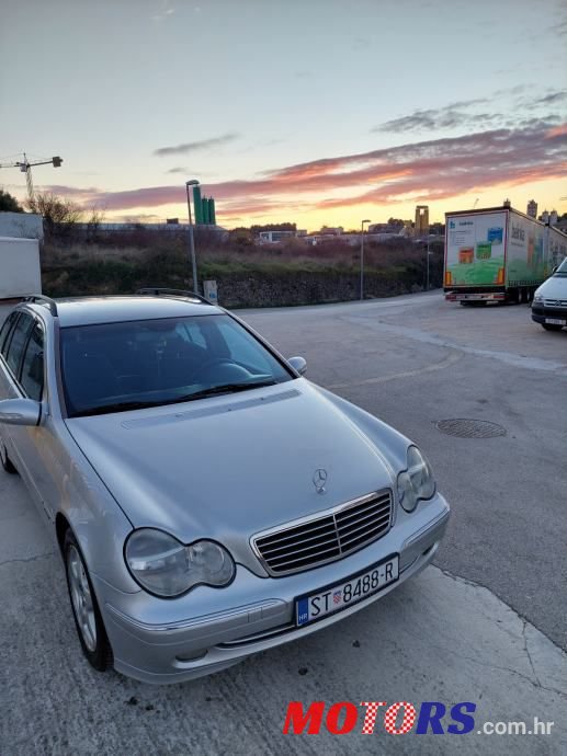 2004' Mercedes-Benz C-Klasa 220 T photo #4