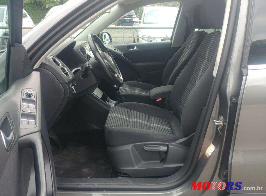 2011' Volkswagen Tiguan 2,0 Tdi photo #2