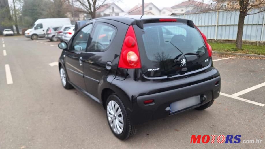2009' Peugeot 107 1.0 Urban photo #4