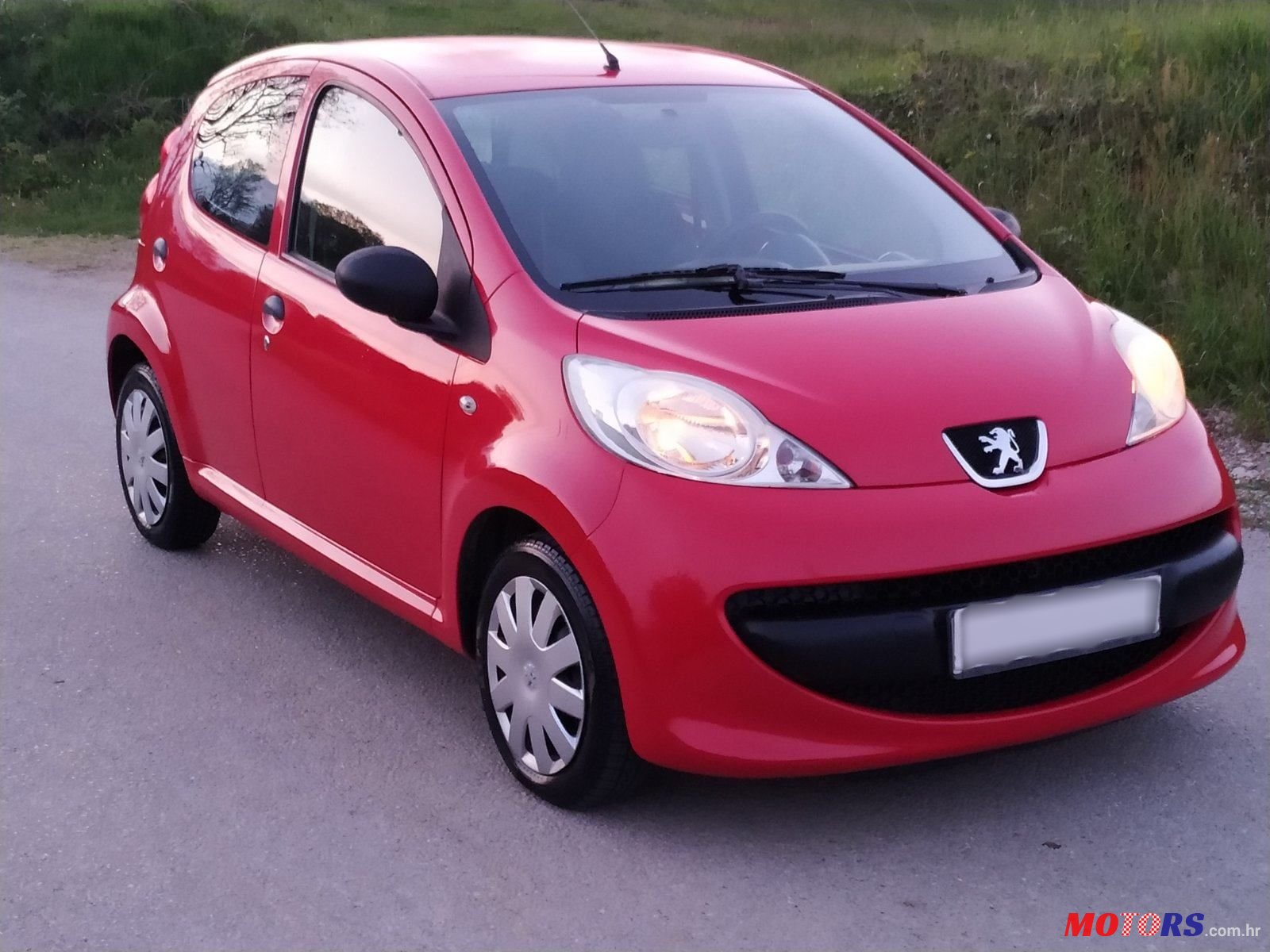 2008' Peugeot 107 1,0 photo #2