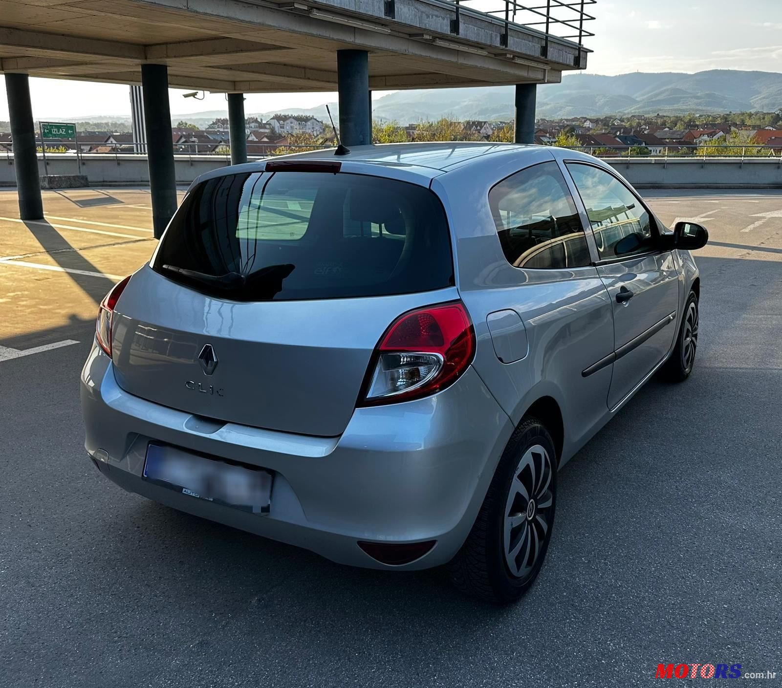 2010' Renault Clio 1,5 Dci photo #4