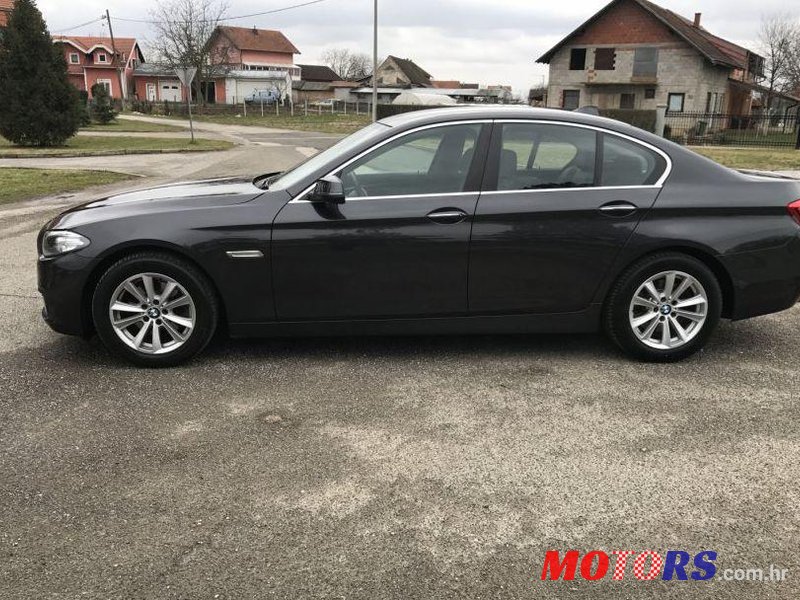 2013' BMW Serija 5 520D photo #1