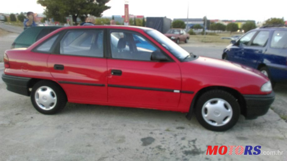 1996' Opel Astra Diamond photo #2