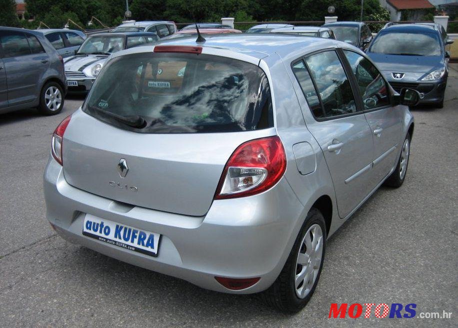 2009' Renault Clio 1,2 16V photo #2