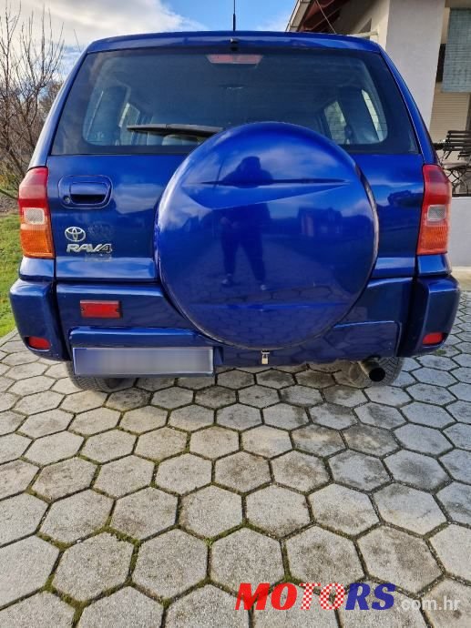 2001' Toyota RAV4 2,0 D-4D photo #4