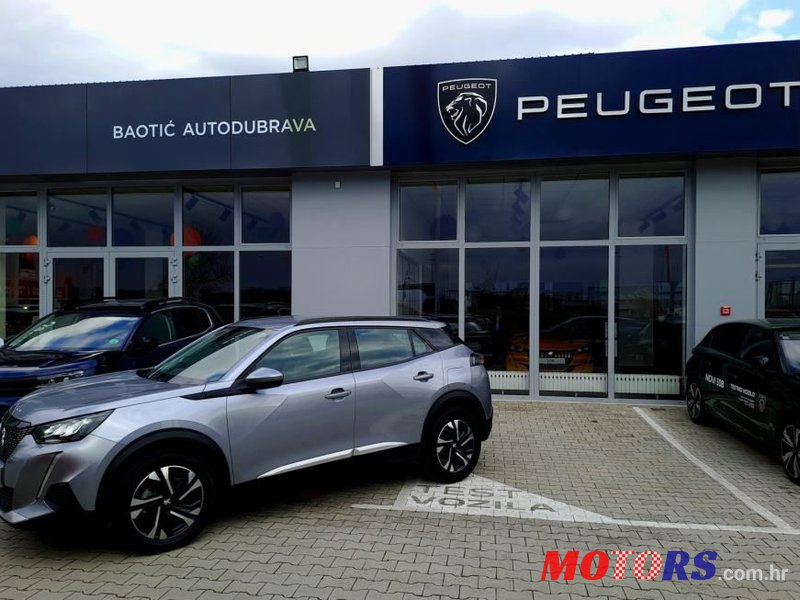 2020' Peugeot 2008 photo #3